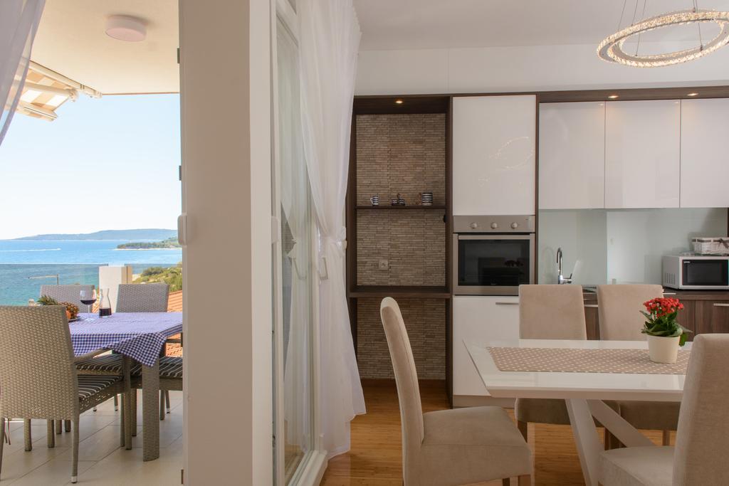 Apartments Villa Atlantis Trogir Exterior foto